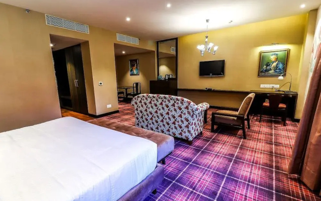 Hotel Piccadily Raipur