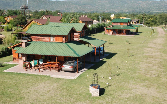 Las Cortaderas Cabanas De Tronco
