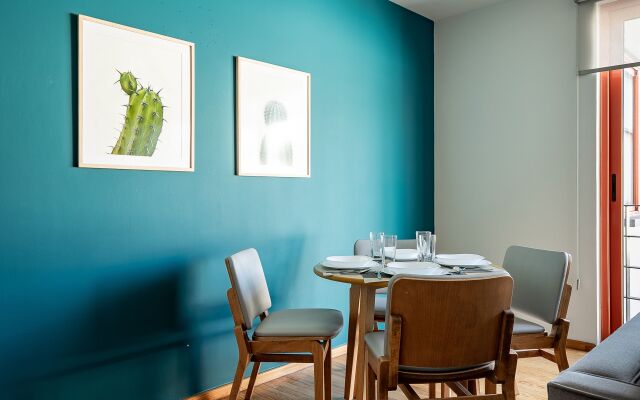 Casai Hip Tech Top Floor apt w Private Terrace