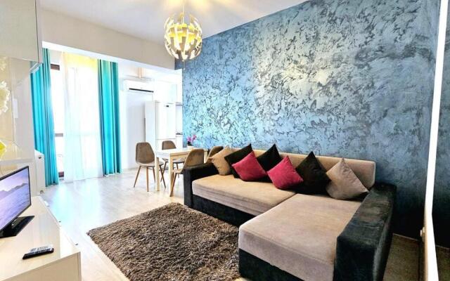 Cityscape Apartment near Palas Mall