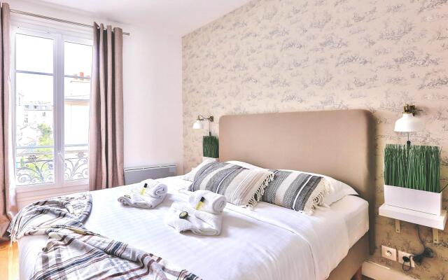 B  823 -  Buttes Chaumont - Spacieux appartement
