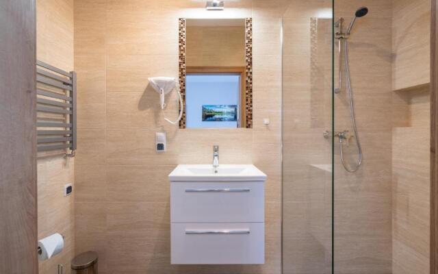 Happy Hostel & Apartments