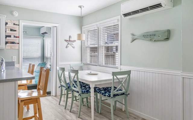 Coastal Condo Close to Beach & Entertainment