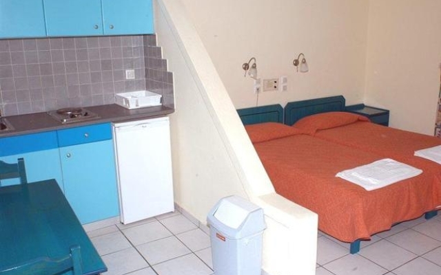 Daisy Hotel Apartments