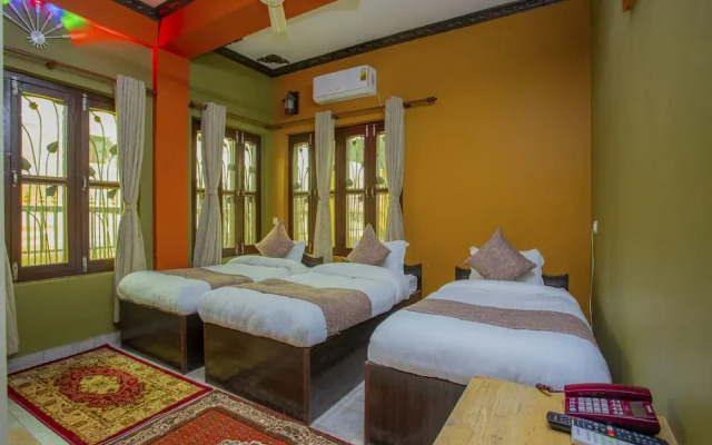 OYO 348 Hotel Park Treasure