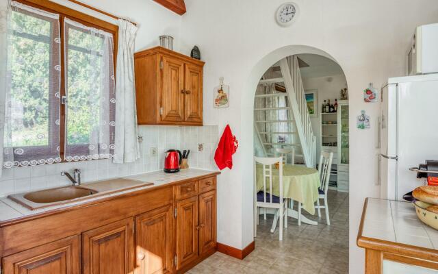 Delightful Villa in Montouliers with Private Swimming Pool