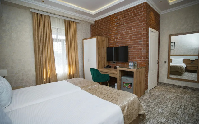Lakeside Hotel & Spa