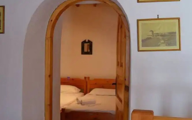 Traditional Villa, Stunning Surroundings