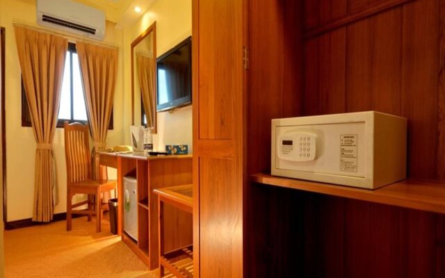 Royal Golden View Hotel