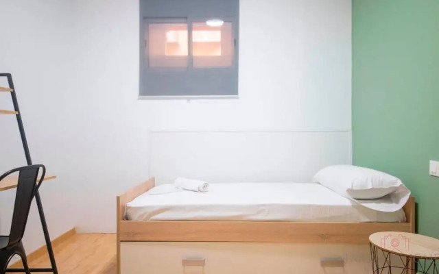 Th08 Apartamento Moderno con Patio Privado