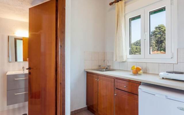 Pefkos Studios and Apartments