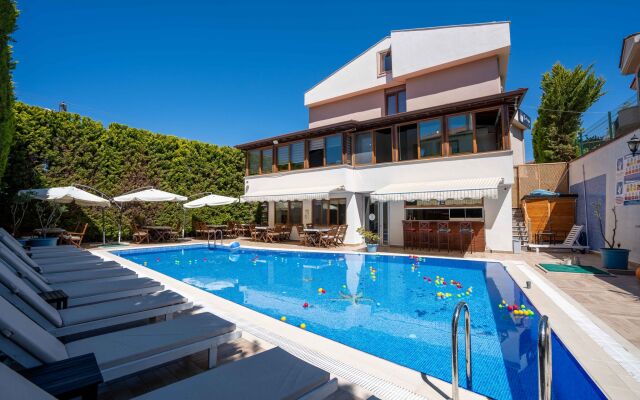 Cunda Giritlioğlu Otel Adult Only +12