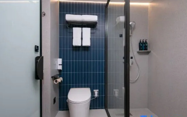 OKDAY Hotel (LUValley, Hunan International Economics University, Changsha) – Bathroom – Changsha
