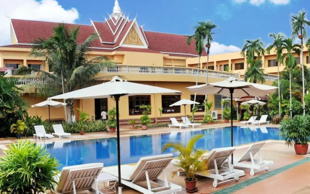 Sam Moon's Hotel Angkor Wooden House