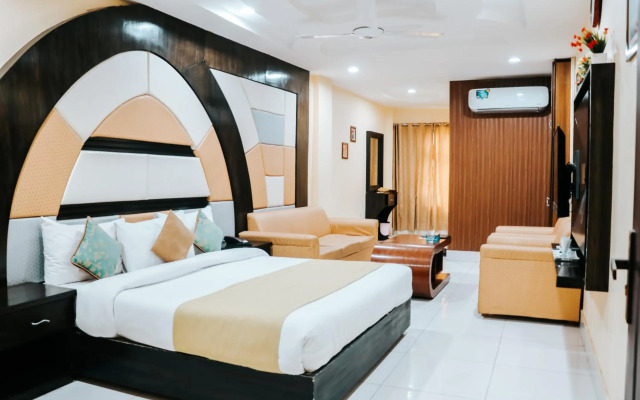 Crown Inn Hotel Multan