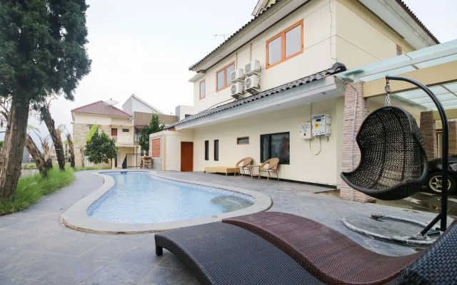 Panorama Villas Batu F-16 by RedDoorz