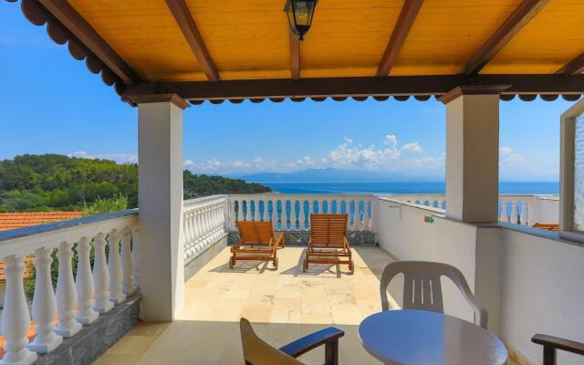 Faros Tria in Gaios With 1 Bedrooms and 1 Bathrooms
