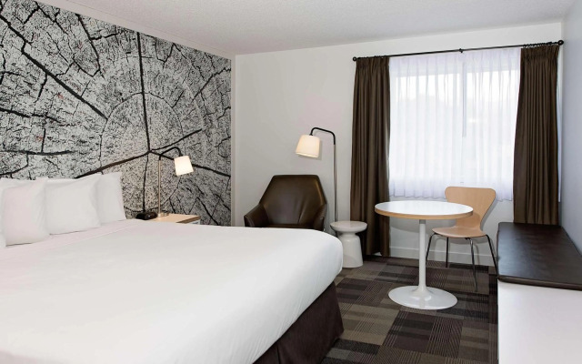 Coast Canmore Hotel & Conference Centre