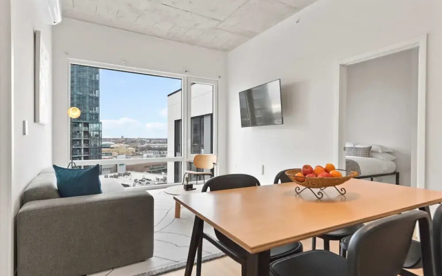 Family-friendly 4BR in Lincoln Park Safe Area