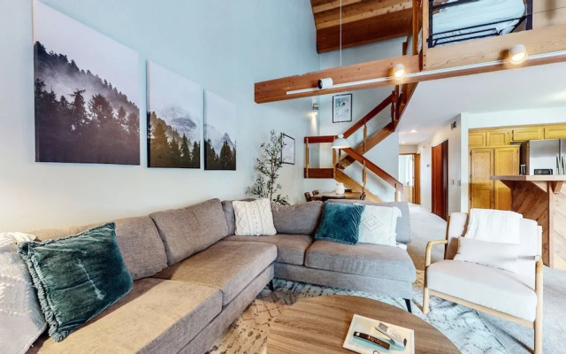 Snowcreek Iv #594 3 Bedroom Condo