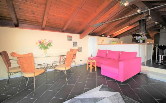 Giglio Flat With Wonderful Lake View and Jacuzzi