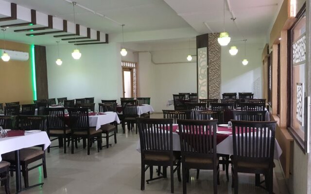 Hotel Abhay Palace