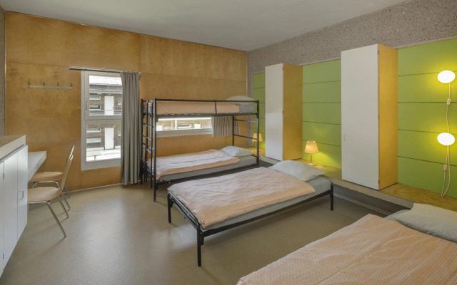 Lausanne Youth Hostel Jeunotel