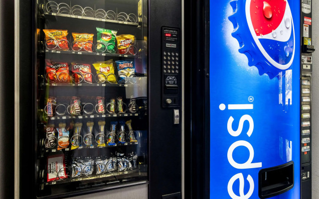 Comfort Inn & Suites near Tinley Park Amphitheater