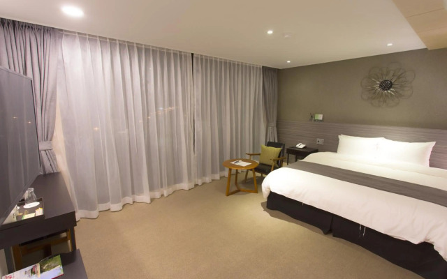 I-Jin Hotel