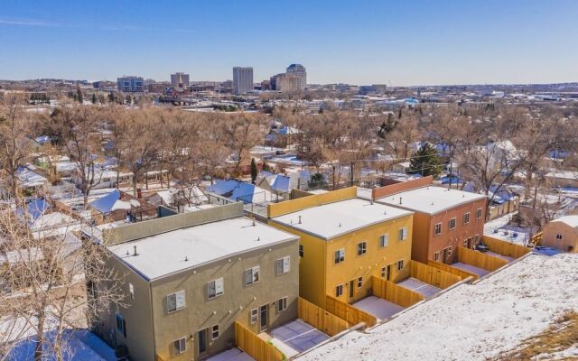 Modern Rooftop Patio New-build Townhome in COS