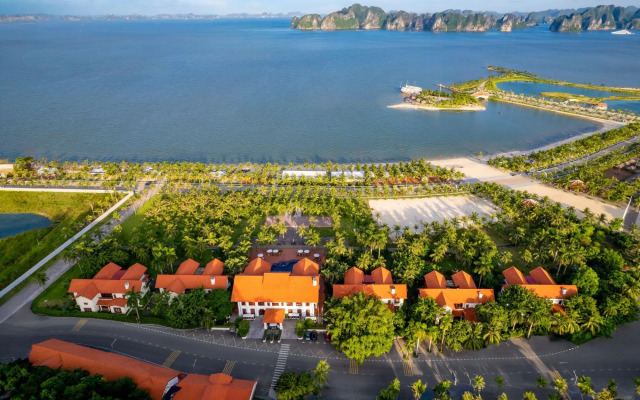 Tuần Châu Resort
