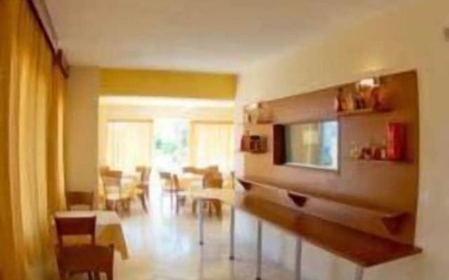 Decauville Hotel