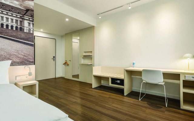 Super 8 by Wyndham Koblenz