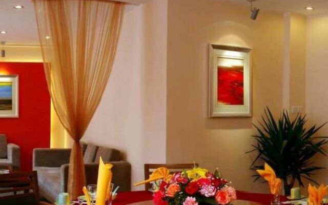 Yangshuo Tangrenjie Hotel