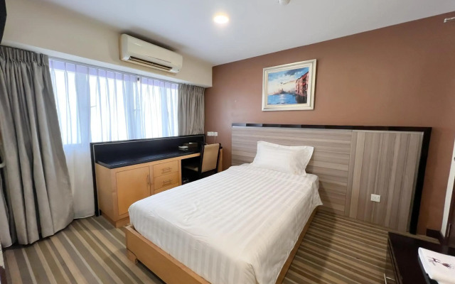 Hallmark Express Hotel