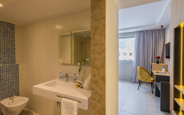 Kenzi Solazur Hotel