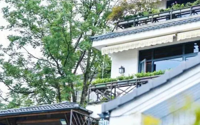 Anji Anshe Homestay (Yunshang Grassland Shop)