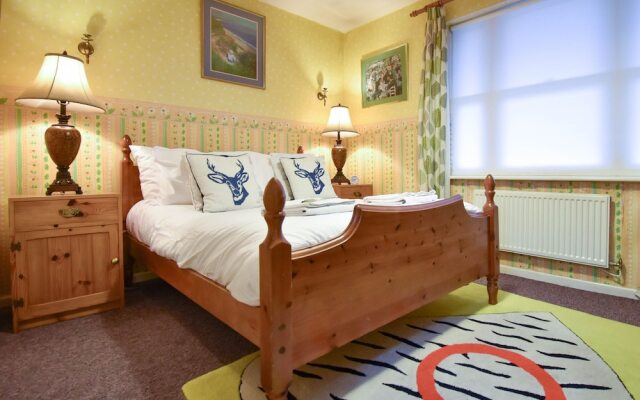 Large 3 Bed Sleep 6 Central MK