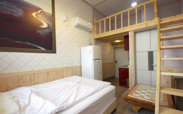 Suncheon Bay Reed Field Pension