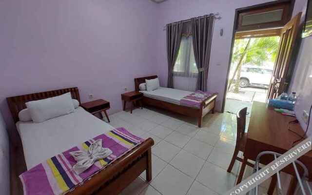 Sunrise Hotel Larantuka