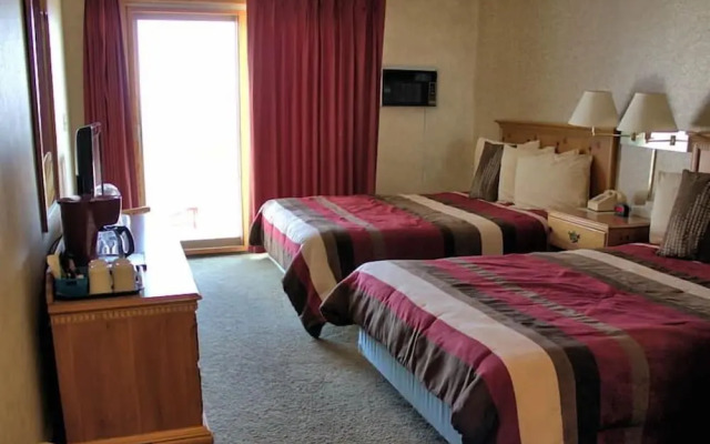 Pier Plaza Lodging