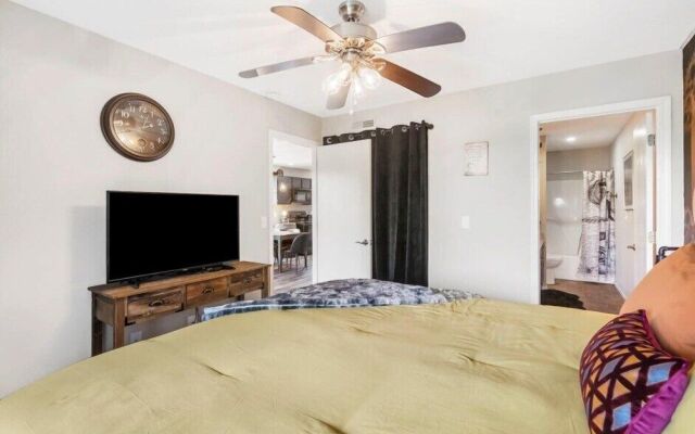 Time Traveler Suite - Private Balcony