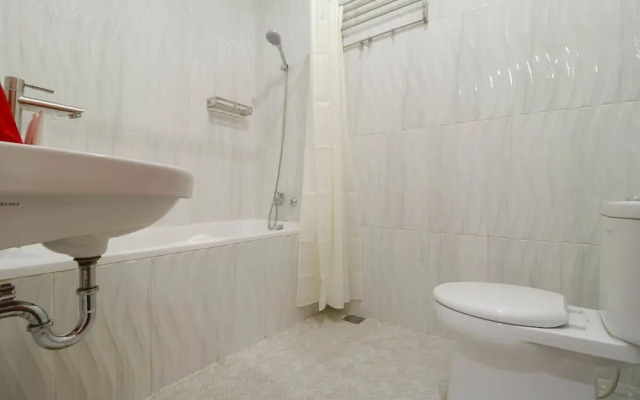 RedDoorz Syariah Plus near Dharmawangsa