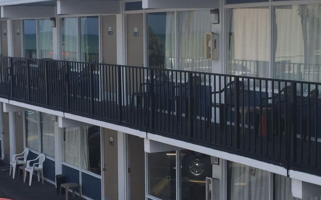 Sea Hawk Motel