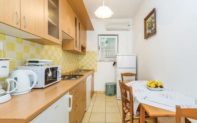 Nice Apartment in Senj With 2 Bedrooms