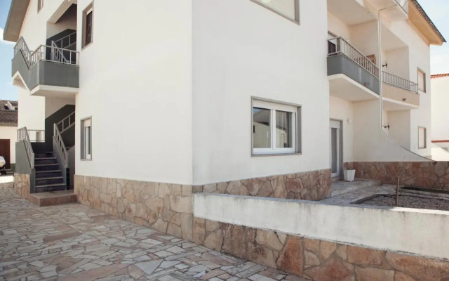 Mare Cheia (High Tide) Beach and Surf Apartments