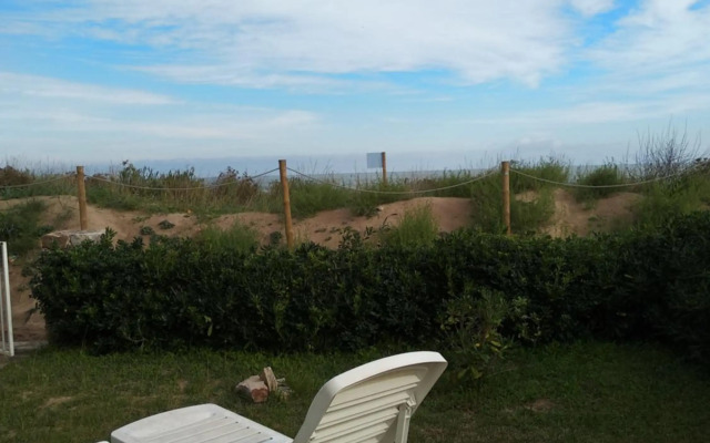 Sea front apartment in Platja Pals with terrace and parking