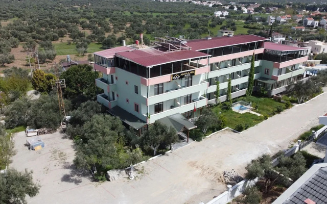 Adaya Karşı Otel