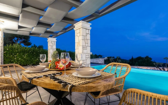 Castielia Residence