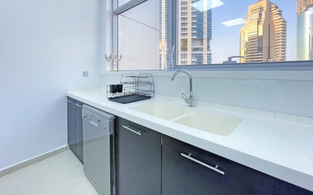 bnbme | SkyView Tower | 4 + Maids